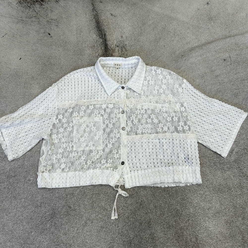 POL White Lace Cropped Blouse